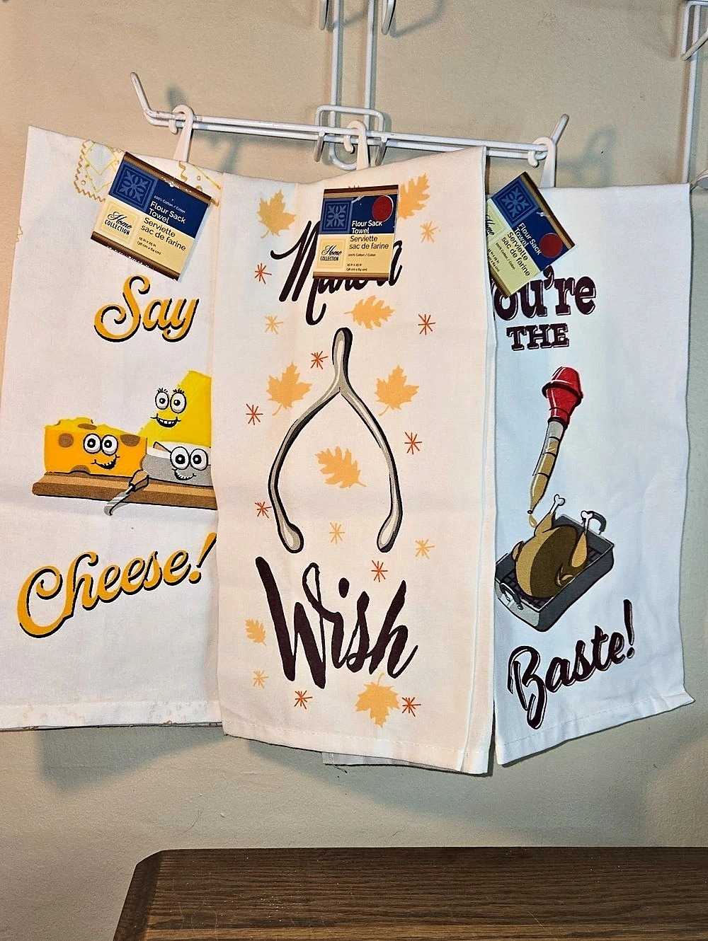 Kitchen Towel Set - White/Cream Printed Holiday Designs